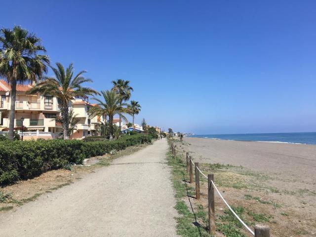 Apartamento 60 M2 En La Playa Torre de Benagalbon Zewnętrze zdjęcie